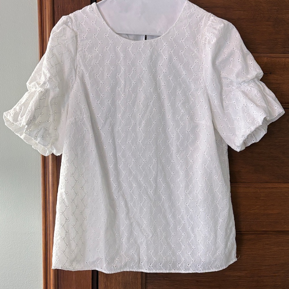 Lilly Pulitzer White Eyelet Puff-Sleeve Women's Top